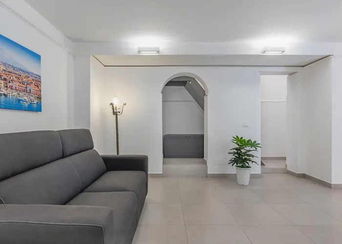 Appartement Guesthost - Parco Falcone Borsellino Modern Flat