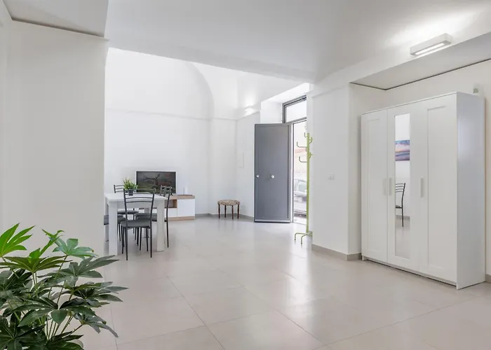 Guesthost - Parco Falcone Borsellino Modern Flat Catane