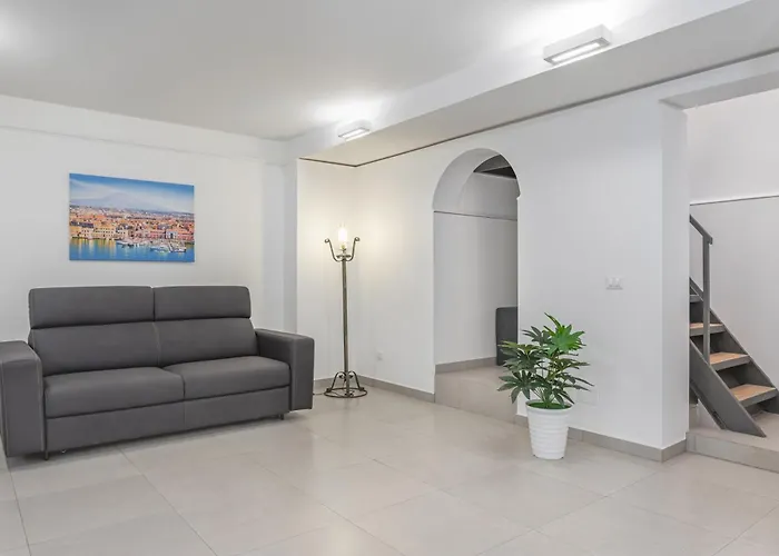 Guesthost - Parco Falcone Borsellino Modern Flat Appartement