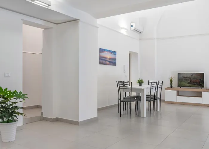 Appartement Guesthost - Parco Falcone Borsellino Modern Flat