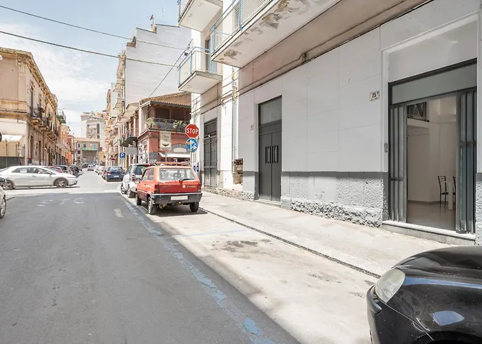 Guesthost - Parco Falcone Borsellino Modern Flat